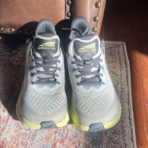 Altra Men's Gray and Green Athletic Shoes | Size 10.5